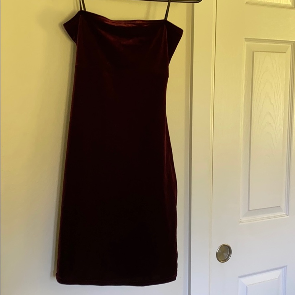Maroon sleeveless dress